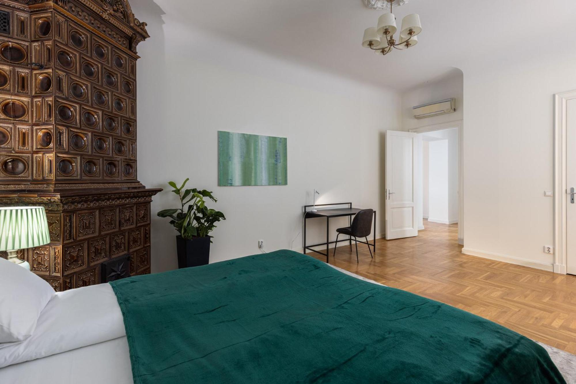 Apartment K1820 Family *